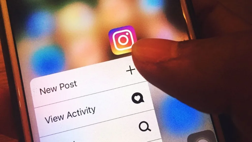 Instagram meta inserisce l'intelligenza artificiale per controllare l'età degli adolescenti