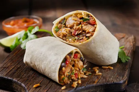 Ogni anno, il primo giovedì di aprile, il mondo celebra il Burrito Day, una giornata dedicata a uno dei piatti più amati dello street food messicano