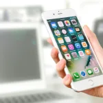 Il nuovo smartphone di Apple avrà una peculiarità incredibile; sarà il dispositivo più sottile mai sviluppato dalla casa americana. L'uscita del prossimo iPhone ha attirato l'attenzione dei più curiosi per una singola caratteristica. Non ci riferiamo alle specifiche tecniche o al comparto fotografico, bensì al fatto che sarà il cellulare più sottile mai progettato da Apple.