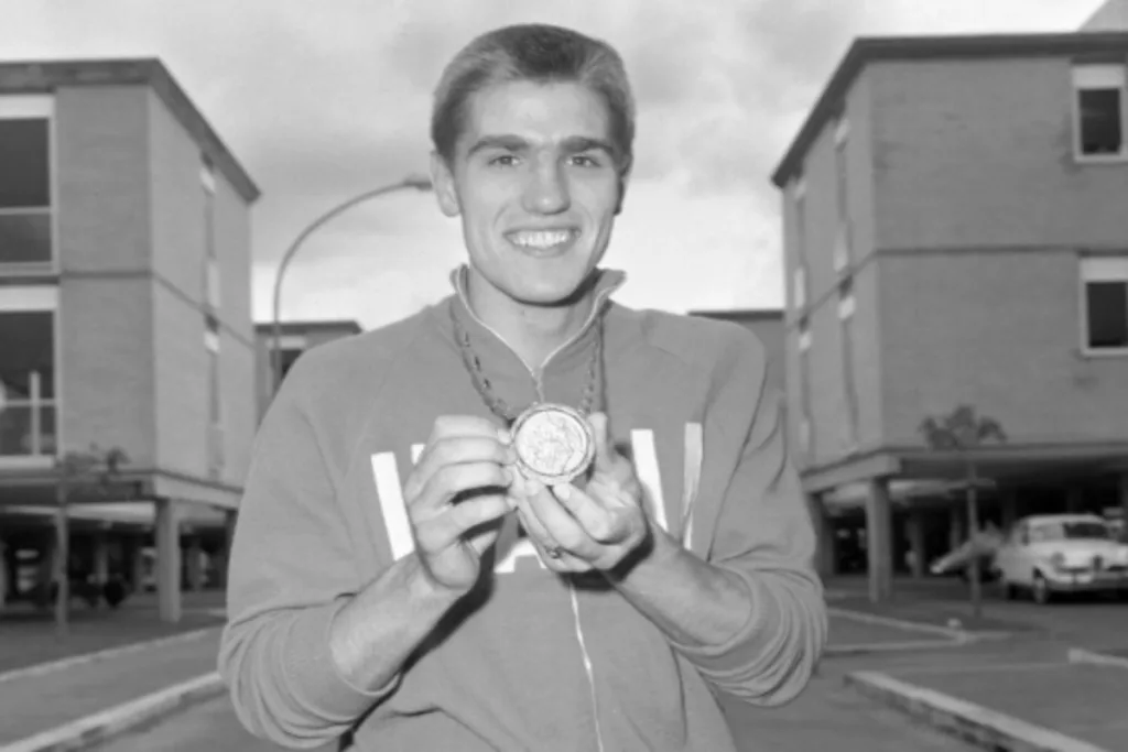 Pugile, ma anche attore, Nino Benvenuti ha dimostrato di essere una personalità ecclettica in grado di conquistare gli italiani. Cordoglio e commozione nel mondo dello sport.