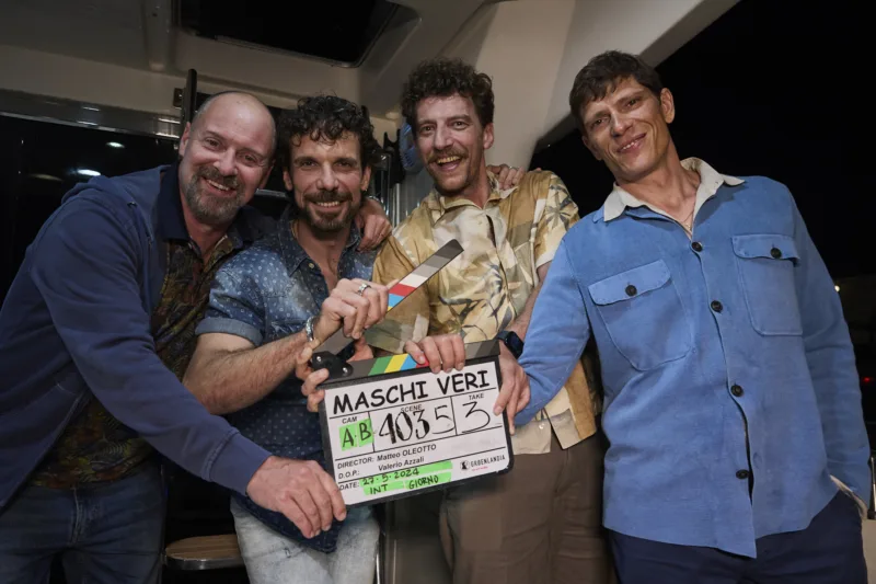 Maschi Veri, la nuova serie di Netflix che racconta la crisi dell'uomo medio