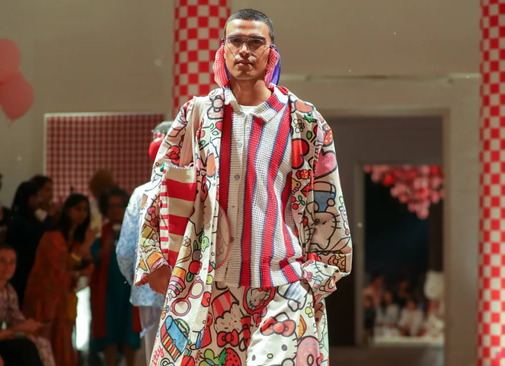 PÉRO x HELLO KITTY: quando l'iconico gattino celebra i suoi 50 anni con una capsule collection irresistibile.