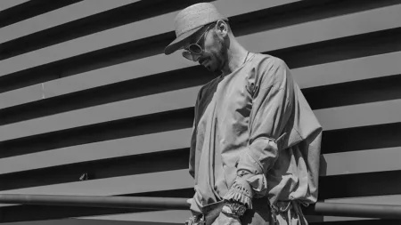 Dynamic Attitude: Il Menswear in Movimento Conquista Pitti Uomo 108. Al Pitti Uomo 108 (17-20 giugno 2025), la sezione Dynamic Attitude si conferma il laboratorio dell'abbigliamento maschile contemporaneo, dove sport e streetwear si fondono in una visione dinamica dell'eleganza moderna.