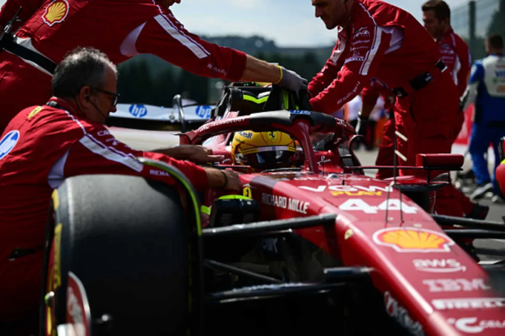 L’ultimo fine settimana sulla leggendaria pista di Spa-Francorchamps sta segnando segnato uno dei momenti più difficili della carriera di Lewis Hamilton