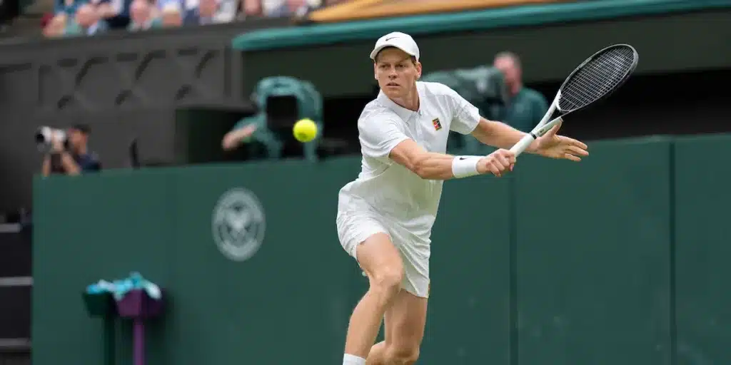 Jannik Sinner vince Wimbledon: battuto Alcaraz in quattro set