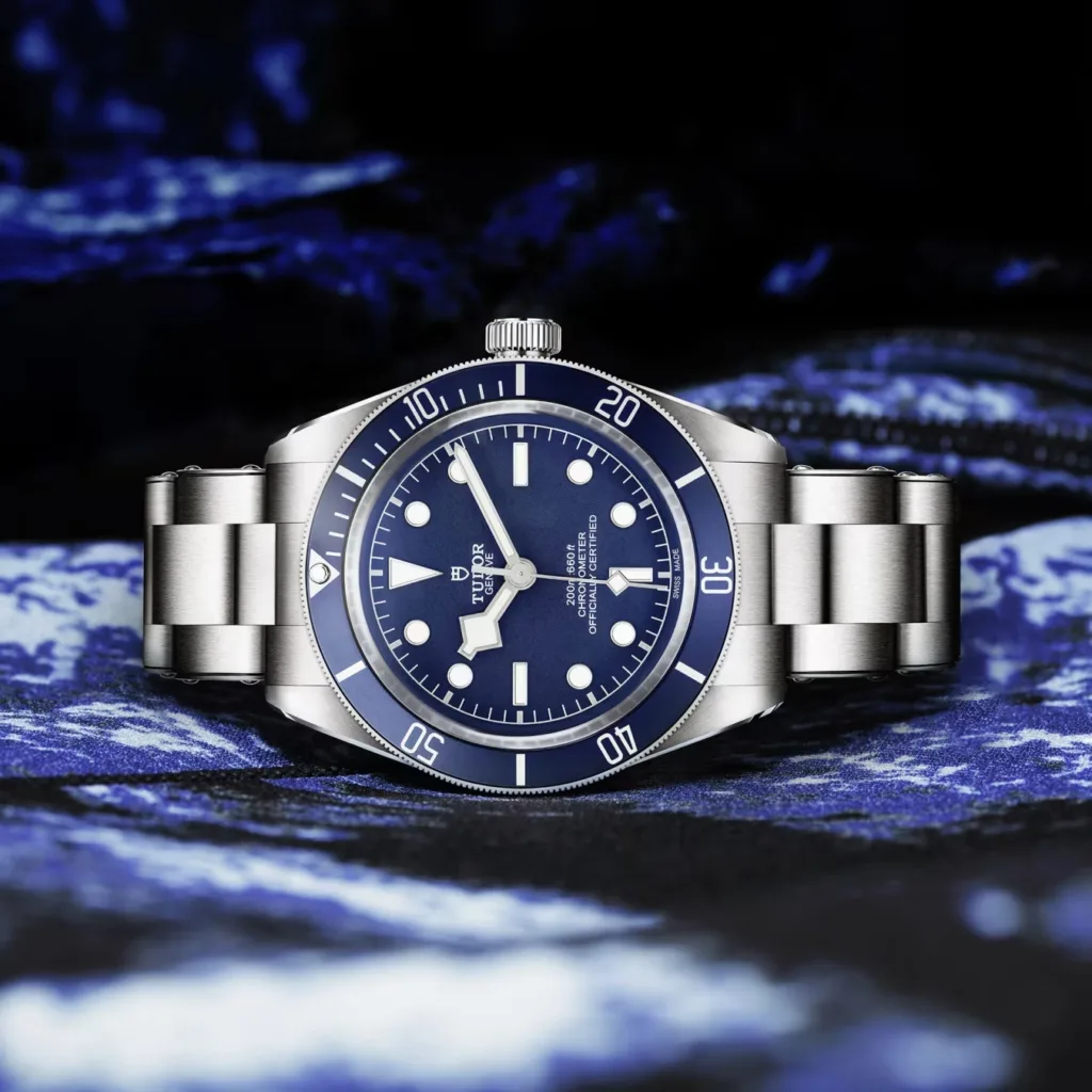 La risposta di Tudor al mito dei Rolex Submariner: tradizione, innovazione e accessibilità in un unico orologio.