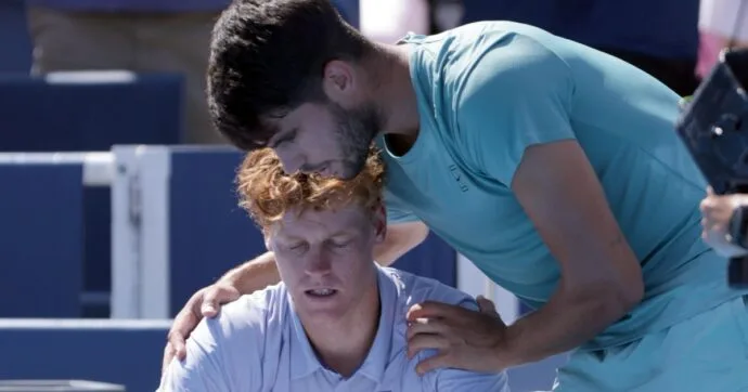 La finale del Masters 1000 di Cincinnati 2025 tra Jannik Sinner e Carlos Alcaraz si è trasformata in una grande delusione per tutti gli appassionati di tennis.