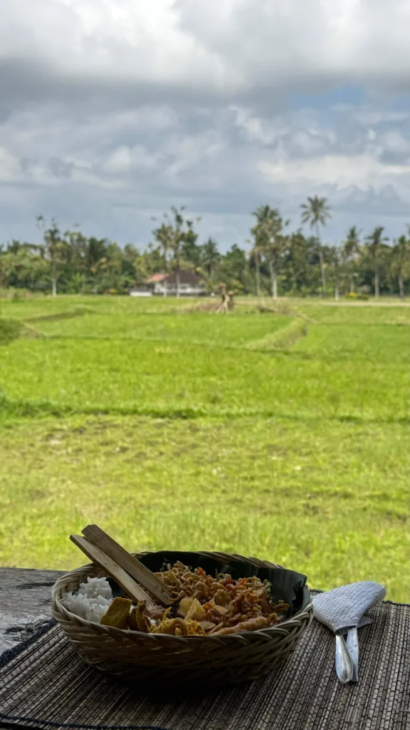 Reportage: Indonesia, il viaggio delle contraddizioni | dalla frenesia di Giacarta ai silenzi cristallini di Gili
