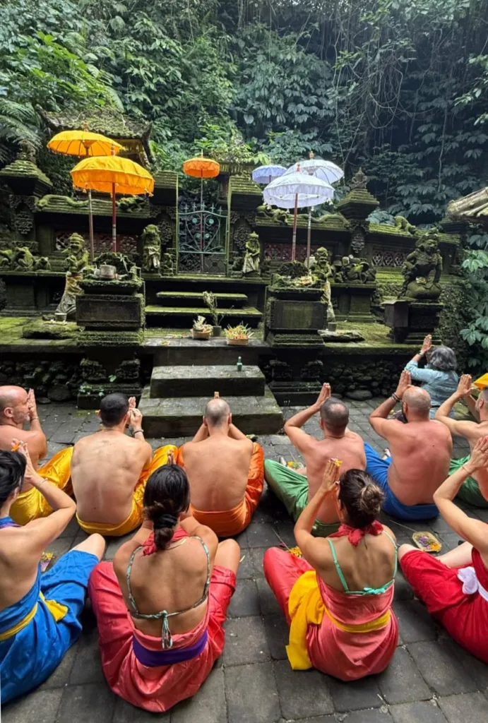 Reportage: Indonesia, il viaggio delle contraddizioni | dalla frenesia di Giacarta ai silenzi cristallini di Gili