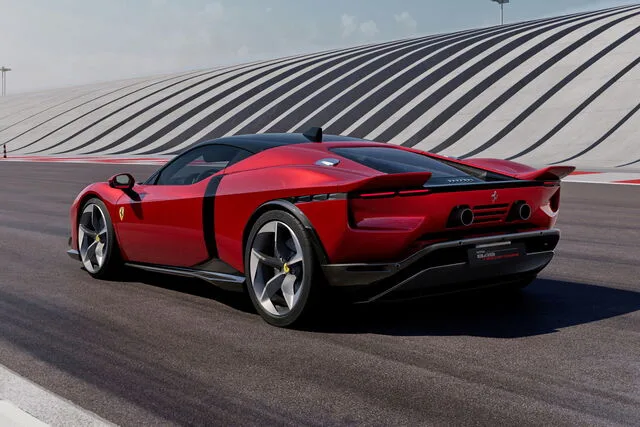 Ferrari svela la 849 Testarossa: un'icona che rinasce in chiave super ibrida da 1.050 CV