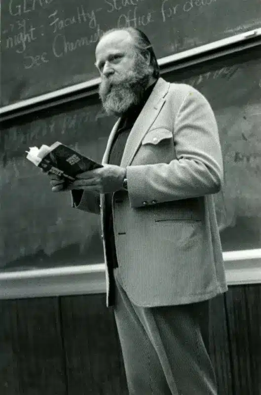 Centocinque anni fa, l'8 ottobre 1920, nasceva Frank Herbert, l'uomo che avrebbe trasformato per sempre il panorama della fantascienza con Dune