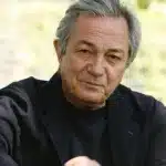 Gerade ist die Nachricht vom Tod des beliebten Schauspielers Remo Girone eingetroffen, der vor kurzem im Alter von 76 Jahren in Monte Carlo verstorben ist.