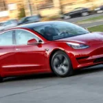 Tesla Model 3 con gli incentivi 2025 può costare meno di 25.000 euro
