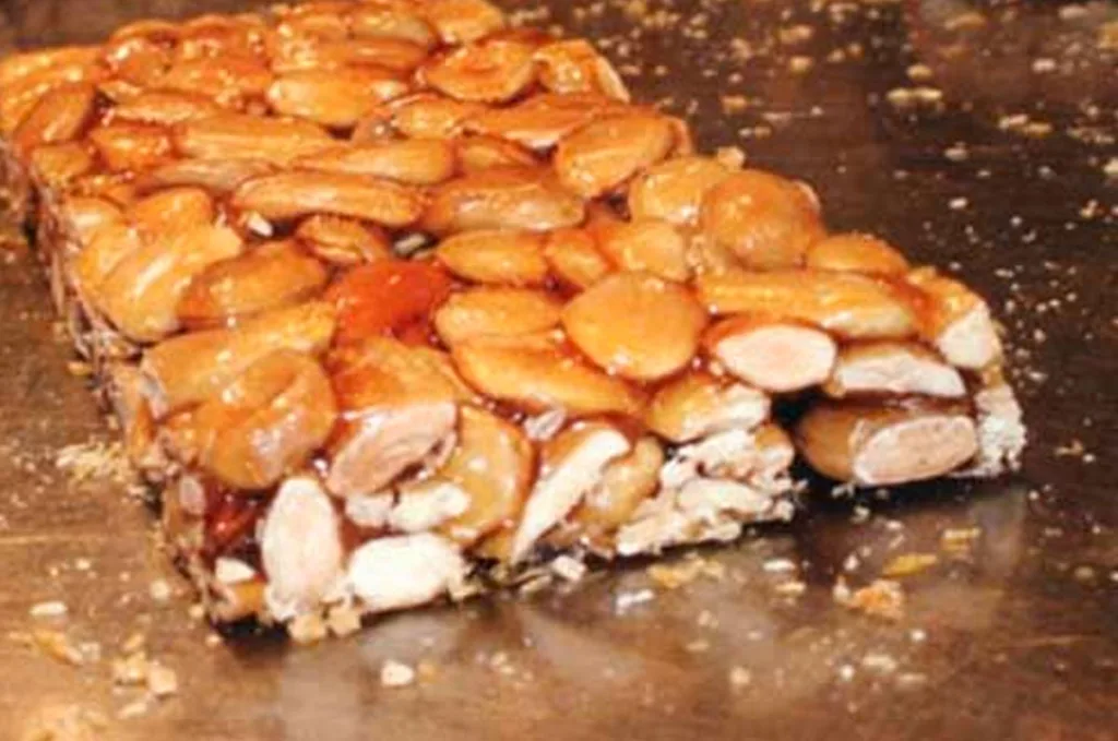 Cupeta calabrese: miele, sesamo e noci (o mandorle) per un Natale del Sud.