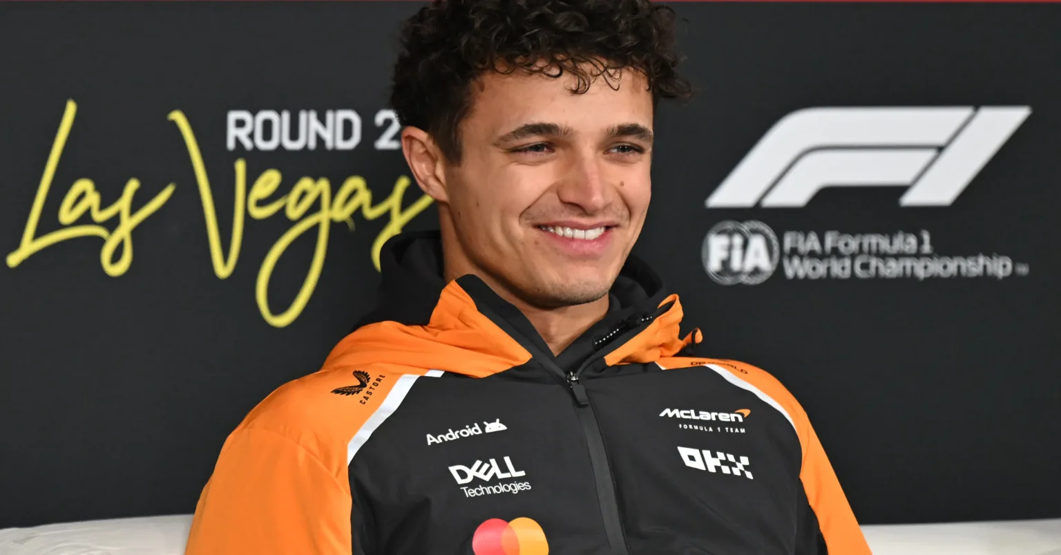 Qualifiche Gp di Las Vegas, Pole per Norris in prima fila con Verstappen, abisso senza fine per Hamilton. Qualifiche Gp di Las Vegas, Pole per Norris in prima fila con Verstappen, abisso senza fine Hamilton