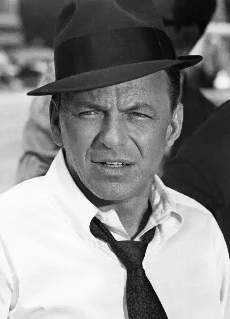 Frank Sinatra: L'Immortale Voce del Secolo