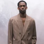 Il brand tedesco Final Draft porta a Pitti Uomo 109 una filosofia chiara e necessaria: creare capi minimalisti e funzionali per persone che vivono in movimento.