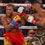Joshua massacra Jake Paul al 6° round: il bluff della boxe è finita