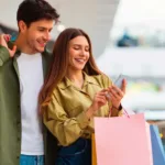 I saldi invernali 2026 partono il 3 gennaio nella maggior parte delle regioni italiane, con durate che variano da 30 a 60 giorni.