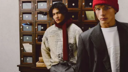 La Milano Fashion Week Uomo che si sta svolgendo dal 16 al 20 gennaio 2026 racconta una moda maschile in trasformazione