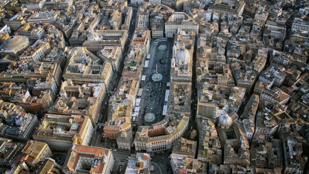 Con la firma della determina comunale, entra ufficialmente in vigore il limite di velocità a 30 chilometri orari all'interno della ZTL, una rivoluzione nel modo di vivere e attraversare il cuore della Città Eterna.