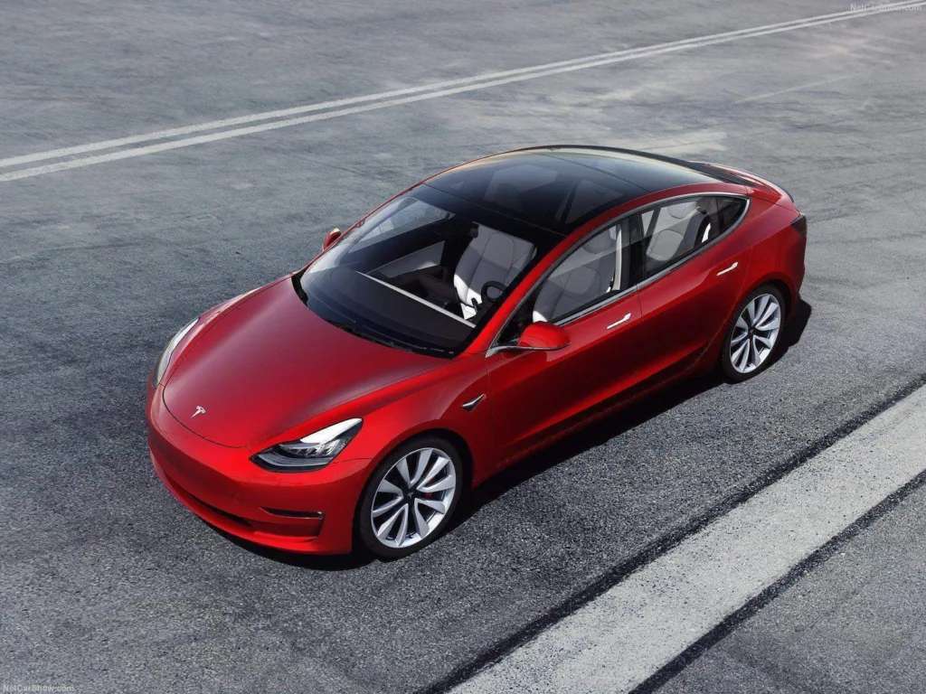 Le 10 auto elettriche più vendute in Italia nel 2025: Tesla resiste, ma la Leapmotor T03 è la sorpresa