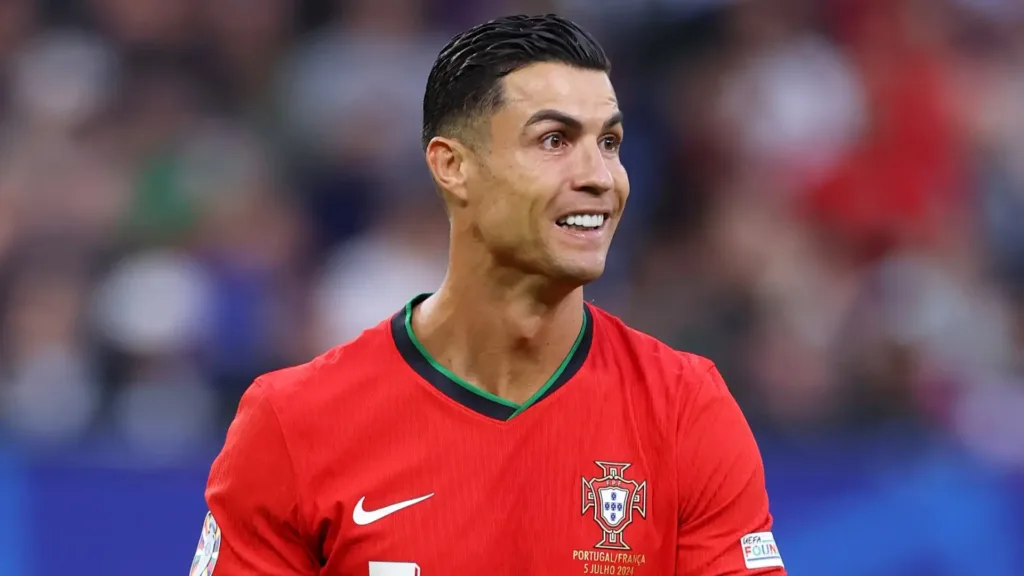 Oggi, 5 febbraio 2026, Cristiano Ronaldo festeggia un altro compleanno da campione. Un'occasione per ripercorrere la straordinaria carriera del calciatore che ha ridefinito i confini dello sport
