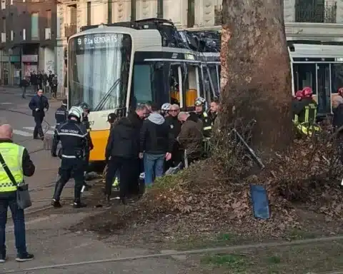 Un tragico incidente ha scosso Milano nel pomeriggio di venerdì 27 febbraio 2026.