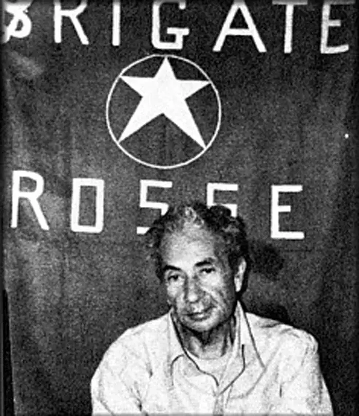 Il 16 marzo 1978, un giovedì mattina come tanti, Aldo Moro saliva sulla sua Fiat 130 blu per andare a Montecitorio. 