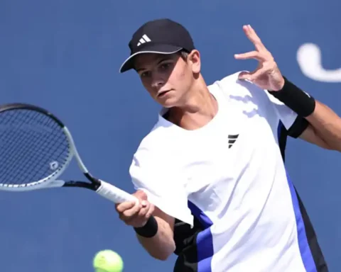 Nel mondo del tennis, ogni tanto spunta un nome che cambia il panorama. Nel 2026 quel nome è Rafael Jódar, classe 2006, spagnolo, madrileno e già protagonista sui grandi palcoscenici.