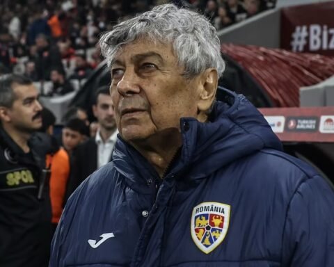 Mircea Lucescu, leggendario allenatore rumeno, è morto all'età di 80 anni a Bucarest dopo un malore fatale.