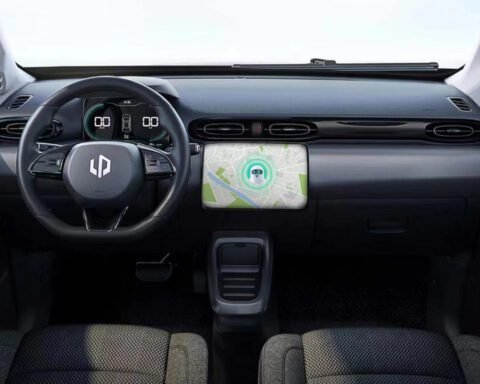 Il mercato elettrico italiano accelera con decisione. A marzo 2026 si registrano oltre 16.000 nuove immatricolazioni full electric, con una crescita superiore al 70% rispetto allo stesso mese del 2025.